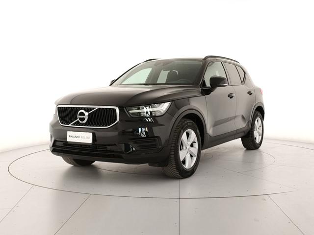 Acquista online VOLVO XC40