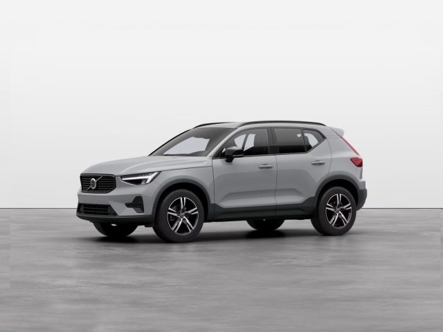 Acquista online VOLVO XC40