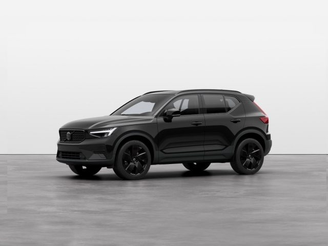 Acquista online VOLVO XC40