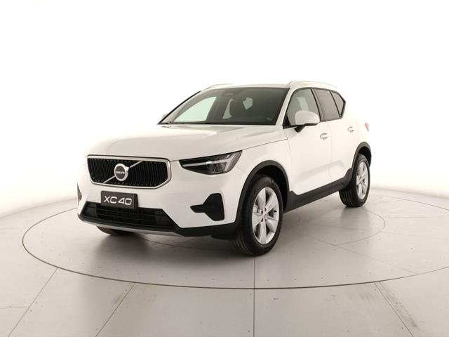 Acquista online VOLVO XC40