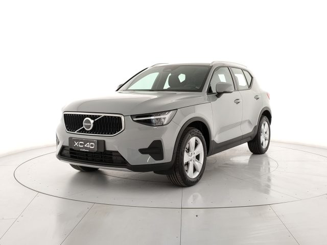 Acquista online VOLVO XC40