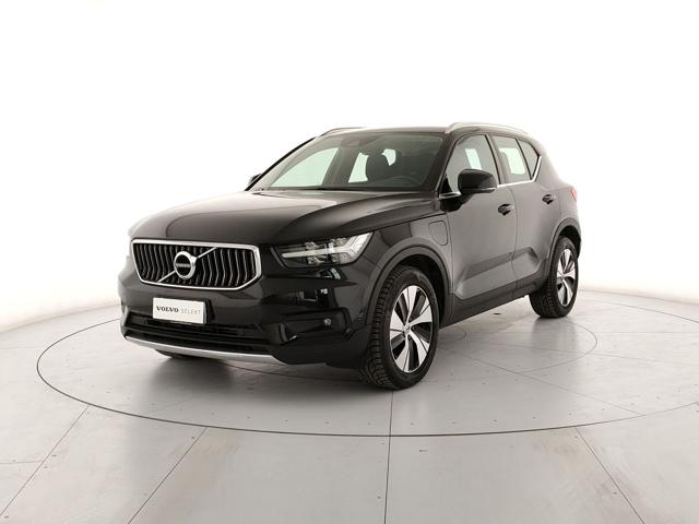 Acquista online VOLVO XC40