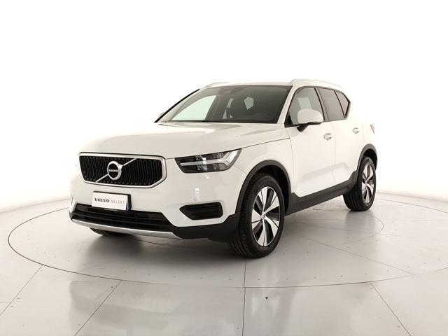 Acquista online VOLVO XC40