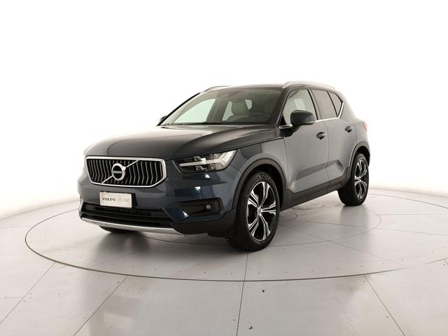 Acquista online VOLVO XC40