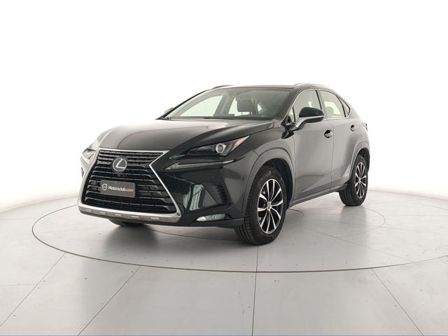 Acquista online LEXUS NX 300