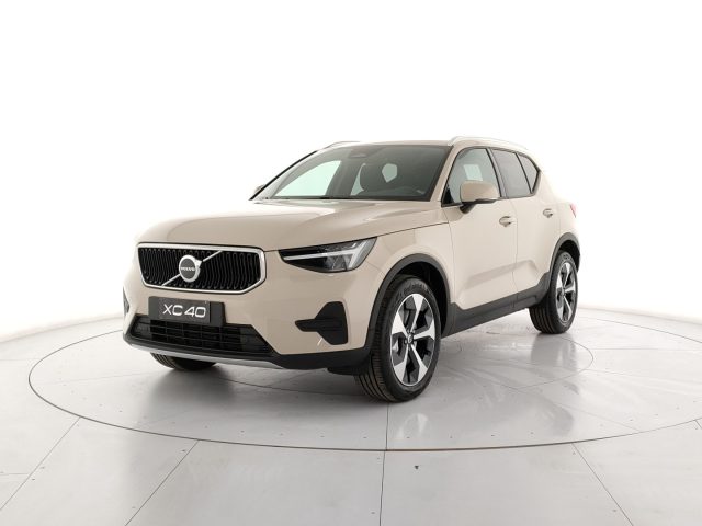 Acquista online VOLVO XC40