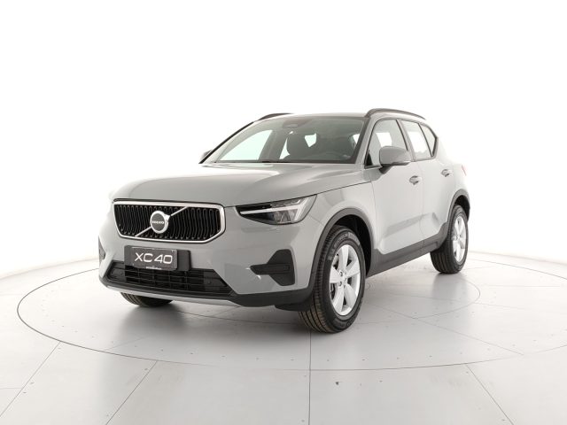 Acquista online VOLVO XC40