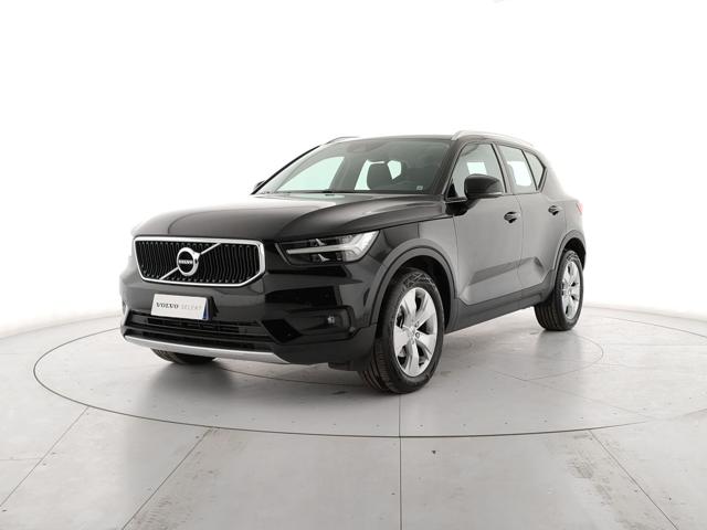 Acquista online VOLVO XC40