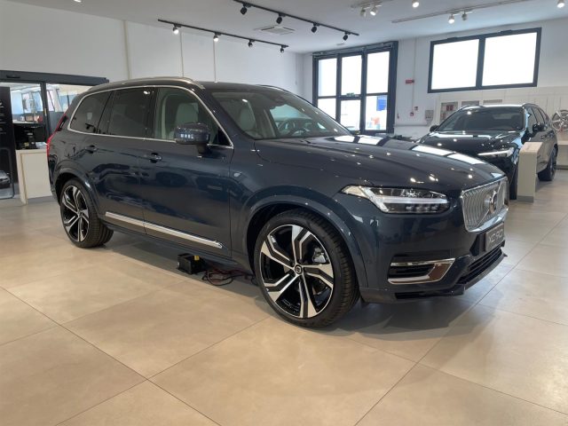 Acquista online VOLVO XC90