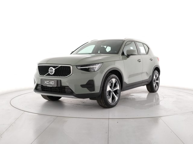 Acquista online VOLVO XC40