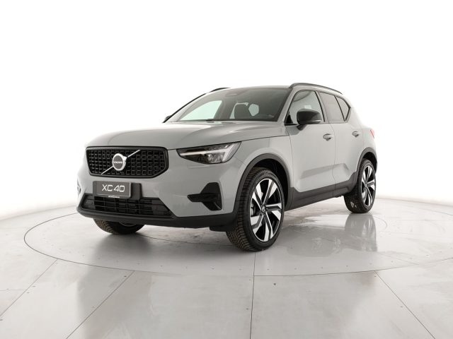 Acquista online VOLVO XC40