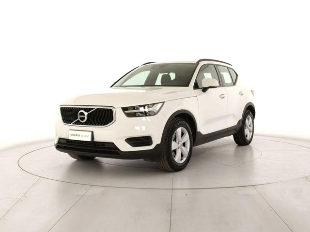 Acquista online VOLVO XC40