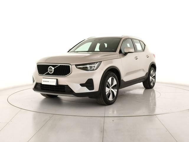 Acquista online VOLVO XC40