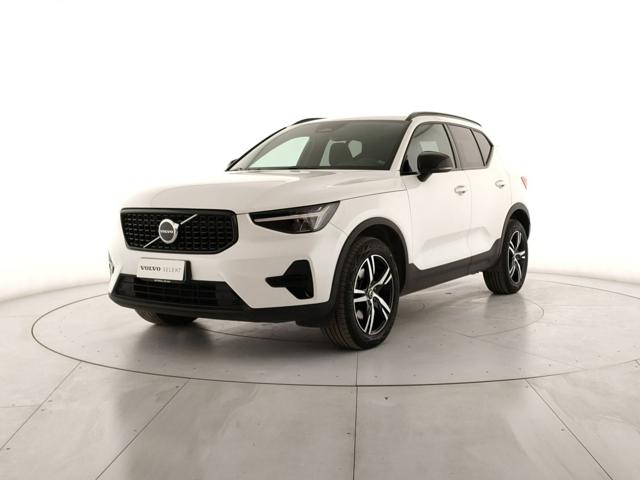 Acquista online VOLVO XC40
