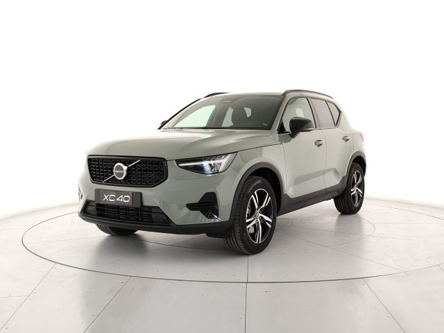 Acquista online VOLVO XC40
