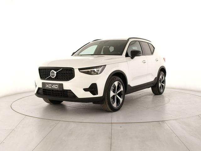 Acquista online VOLVO XC40